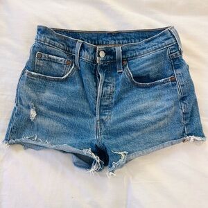 Levi’s Classic Blue Denim Women's Shorts